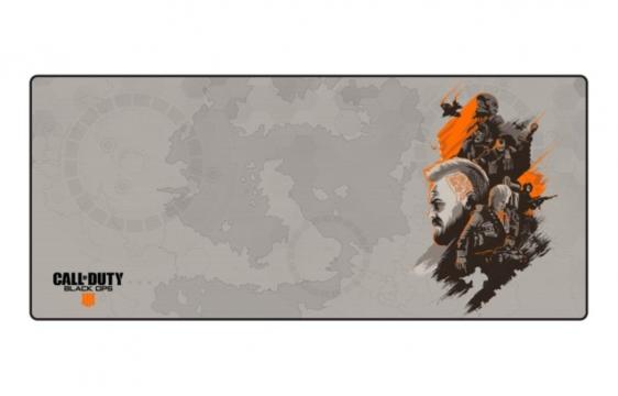 Bild på musmatta Call of Duty Black Ops 4 Specialist i färgerna Grå, Orange och Svart från Call of Duty mot vit bakgrund. Bild på musmatta Call of Duty Black Ops 4 Specialist i färgerna Grå, Orange och Svart från Call of Duty mot vit bakgrund.