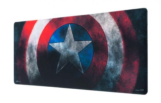Bild på musmatta Captain America XL i färgerna Röd, Svart och Blå från Marvel mot vit bakgrund.